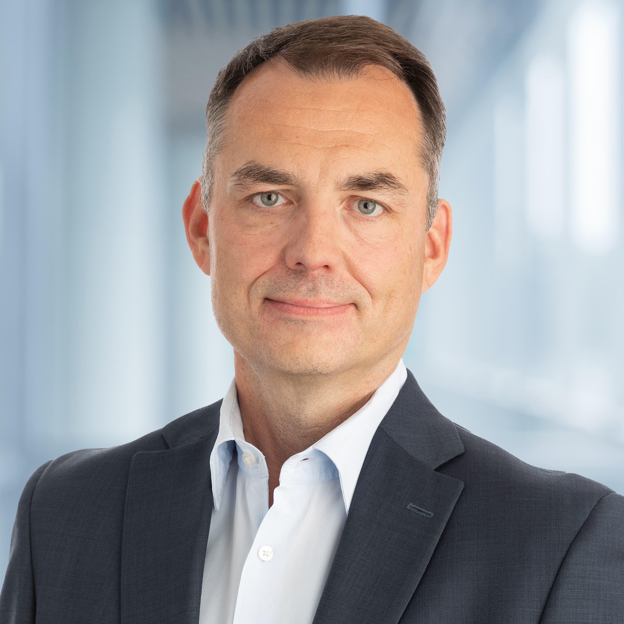 ceo-message.ceo-image-alt
